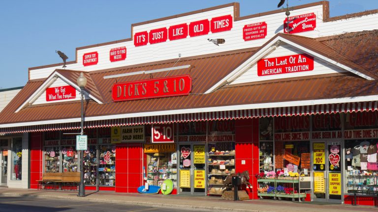 Branson Register - Vacation News and Information 200225 Dicks 5 10 Hitoric Downtown Branson 1 768x432 - Branson Register - Vacation News and Information